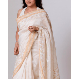 We love the ethereal charm of our chikankari on Chanderi Saris. Adorned with delicate zari buti and intricate hand embroidered Chikankari in a timeless cream palette. This sari embodies grace, tradition, and elegance, making it the perfect choice for any 